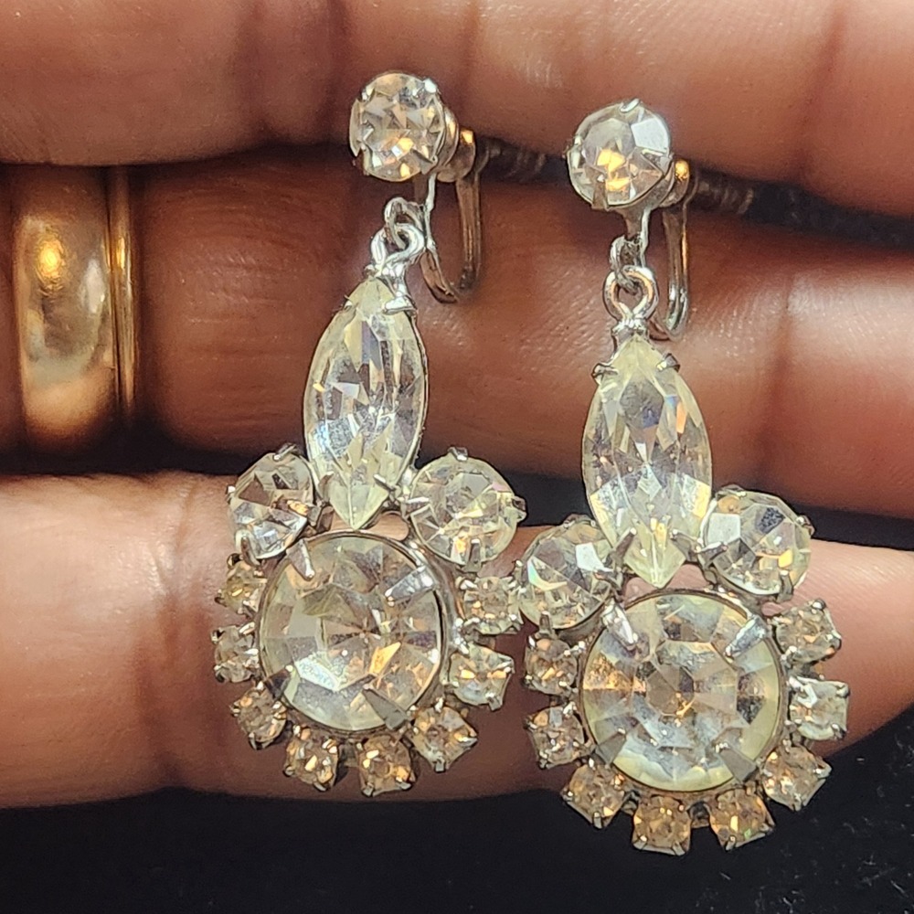 Vintage Weiss Clear Rhinestone Screw Back Drop Earrings Silver Tone Marquise Cut